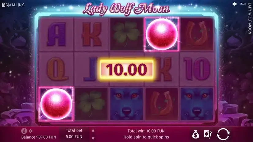 Lady Wolf Moon slot screenshot 2