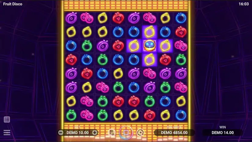 Fruit Disco slot screenshot 3