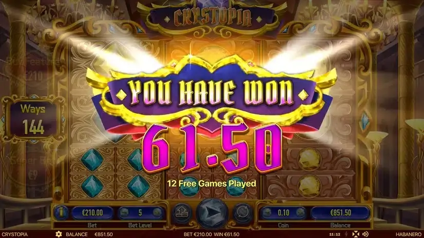 Crystopia slot screenshot 5